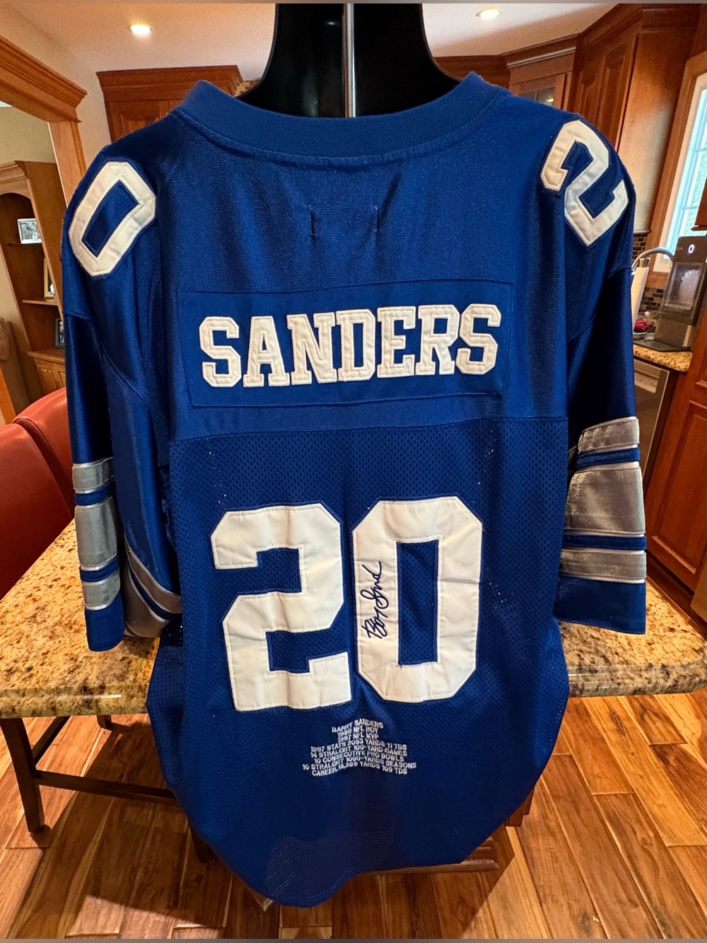 Barry Sanders men’s NFL throwback jersey. Sharp embroidery w/stats & signature. - Picture 1 of 8